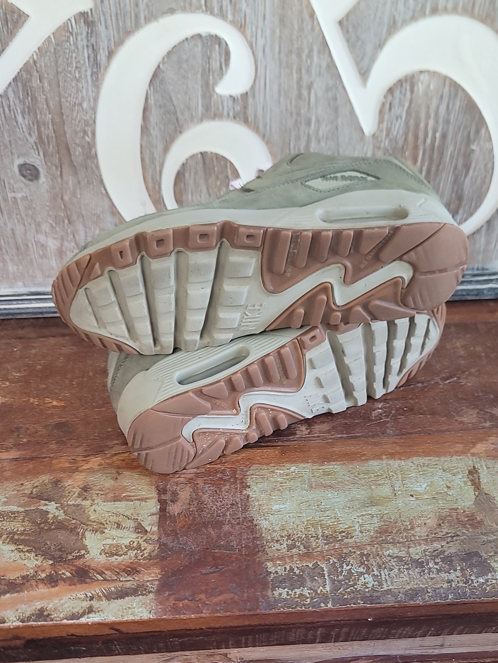 Nike Air Max 90 Winter Premium "Medium Olive/Pink" Wmns 6.5, Good Condition - Picture 9 of 16